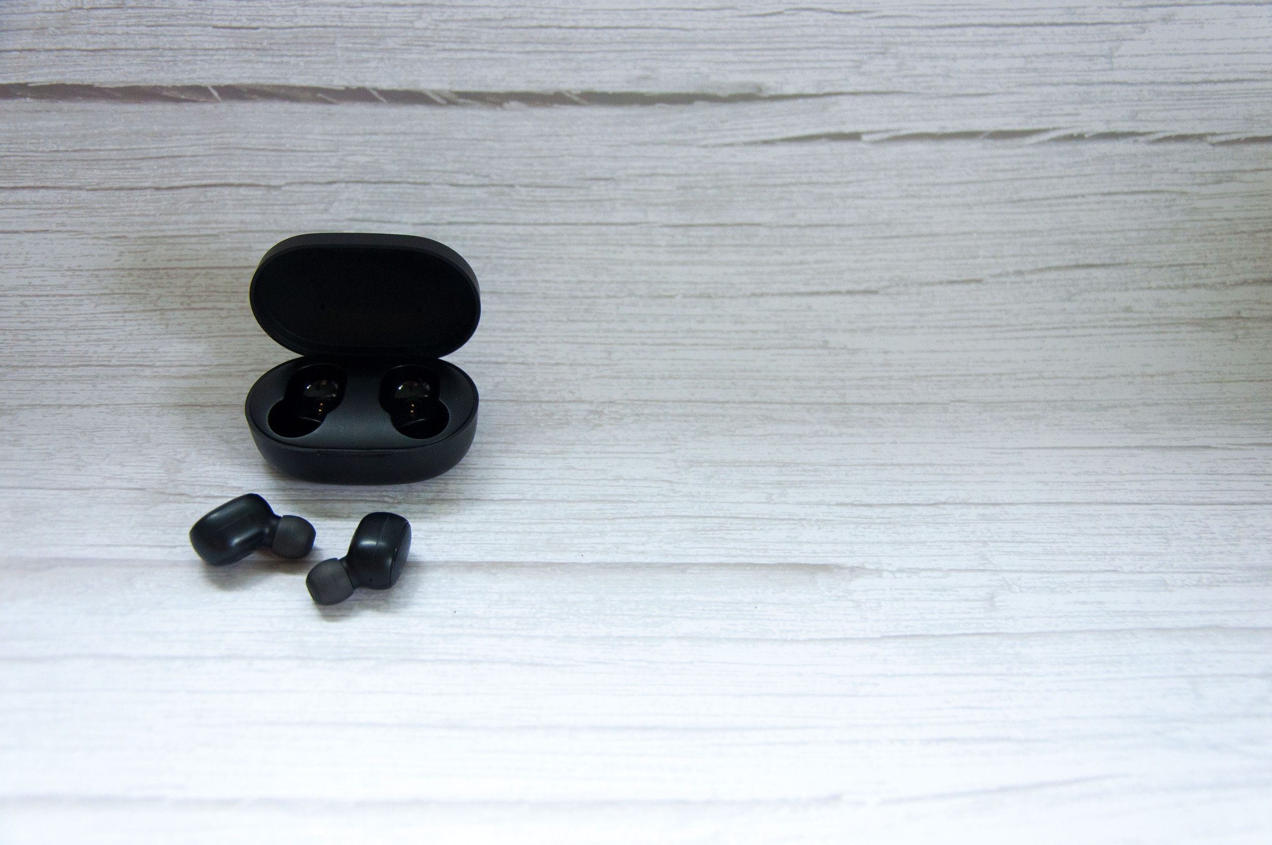 Best Earbuds for Podcasts & Audiobooks (Clear Voices, Long Comfort)
