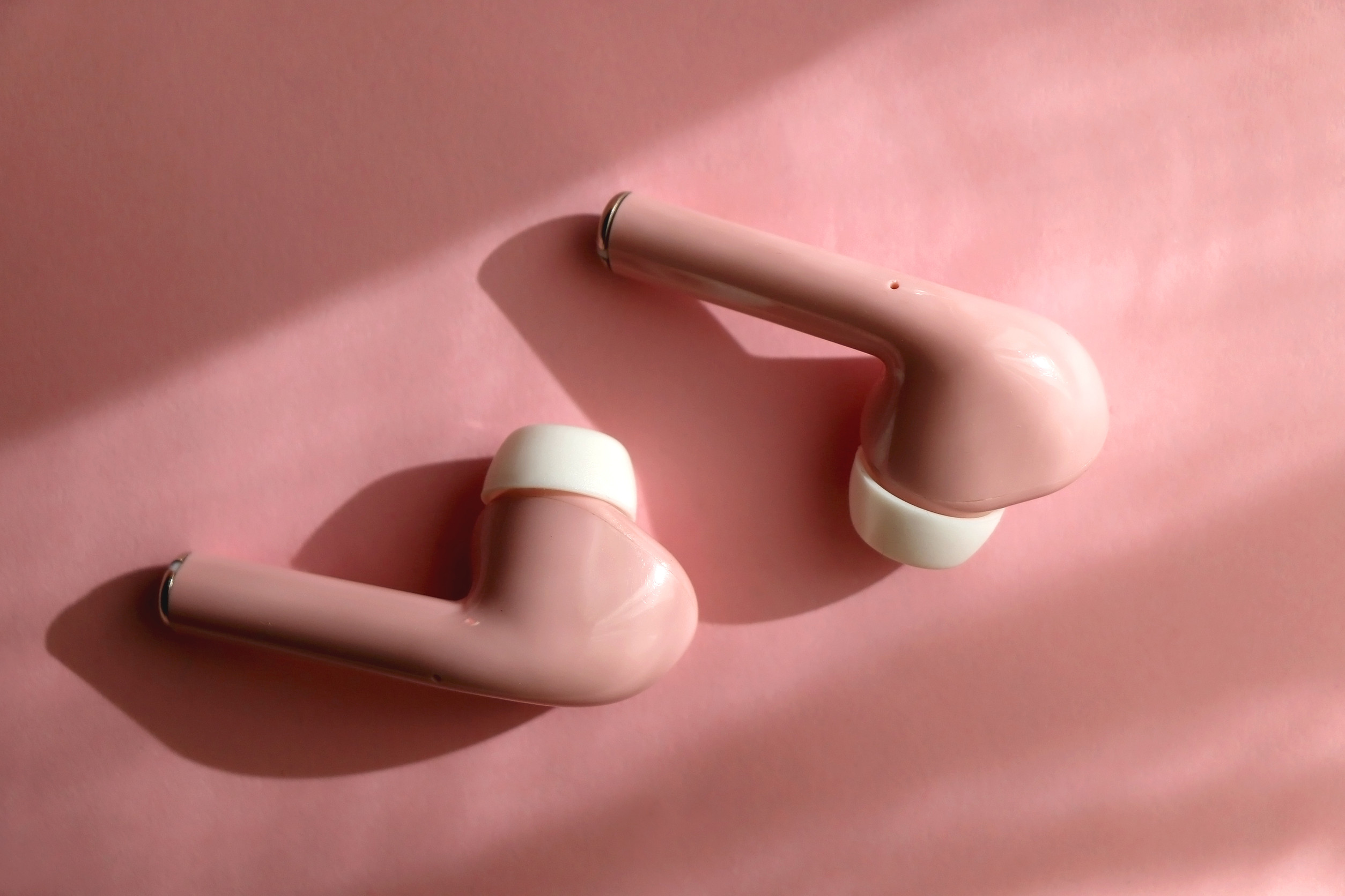 Best Wireless Earbuds for Commuting (Trains, Buses & Walking)