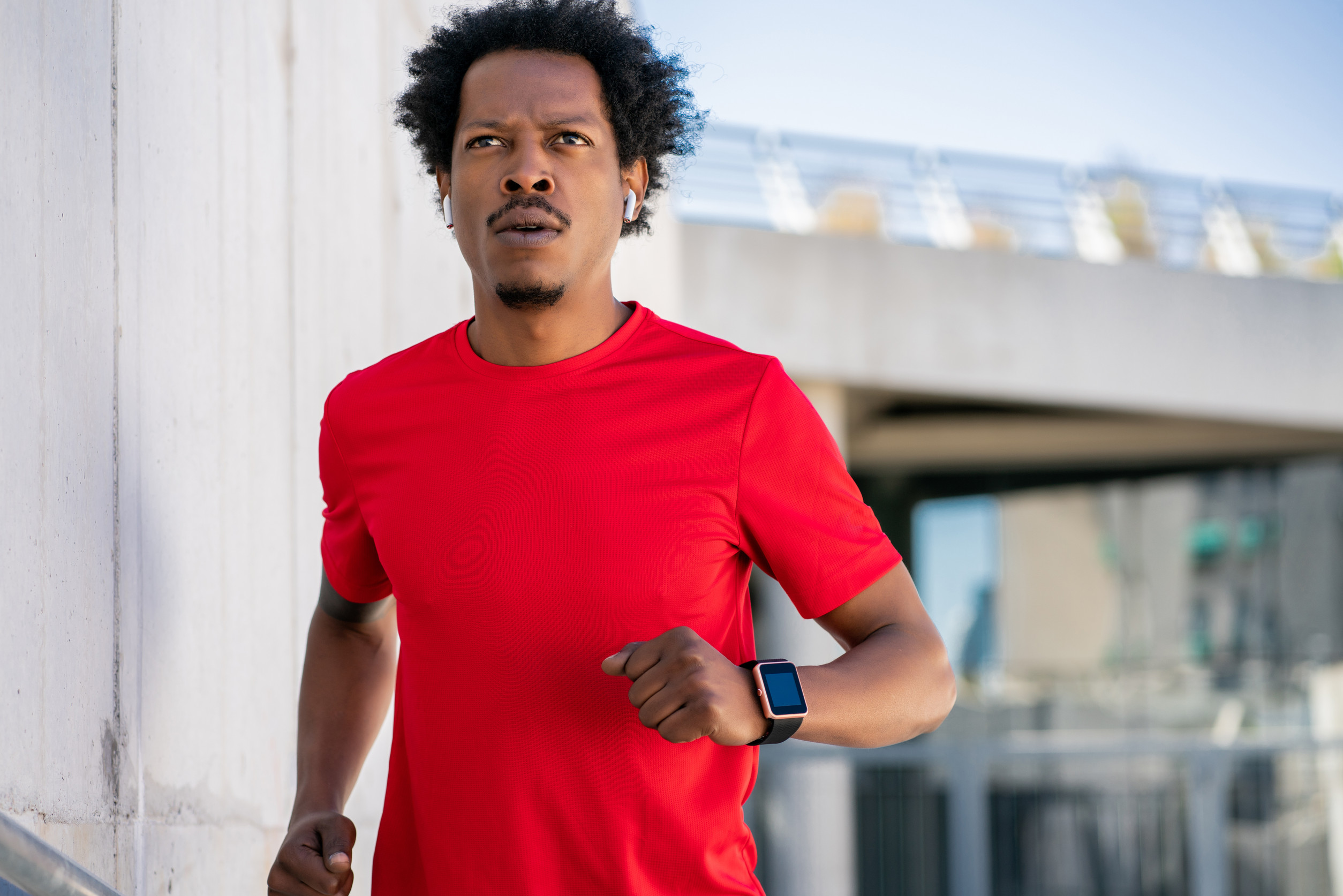 Best Running Earbuds for Beginners (2026 Guide)