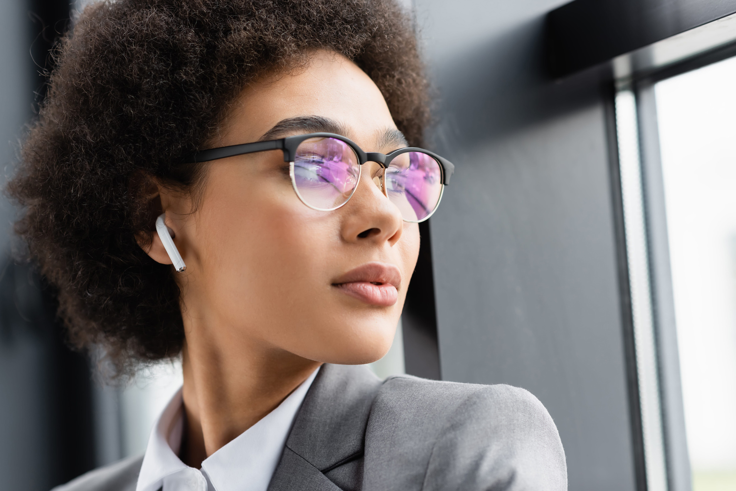 Best Earbuds for Office Work (Calls, Focus & Comfort) – 2026 Guide
