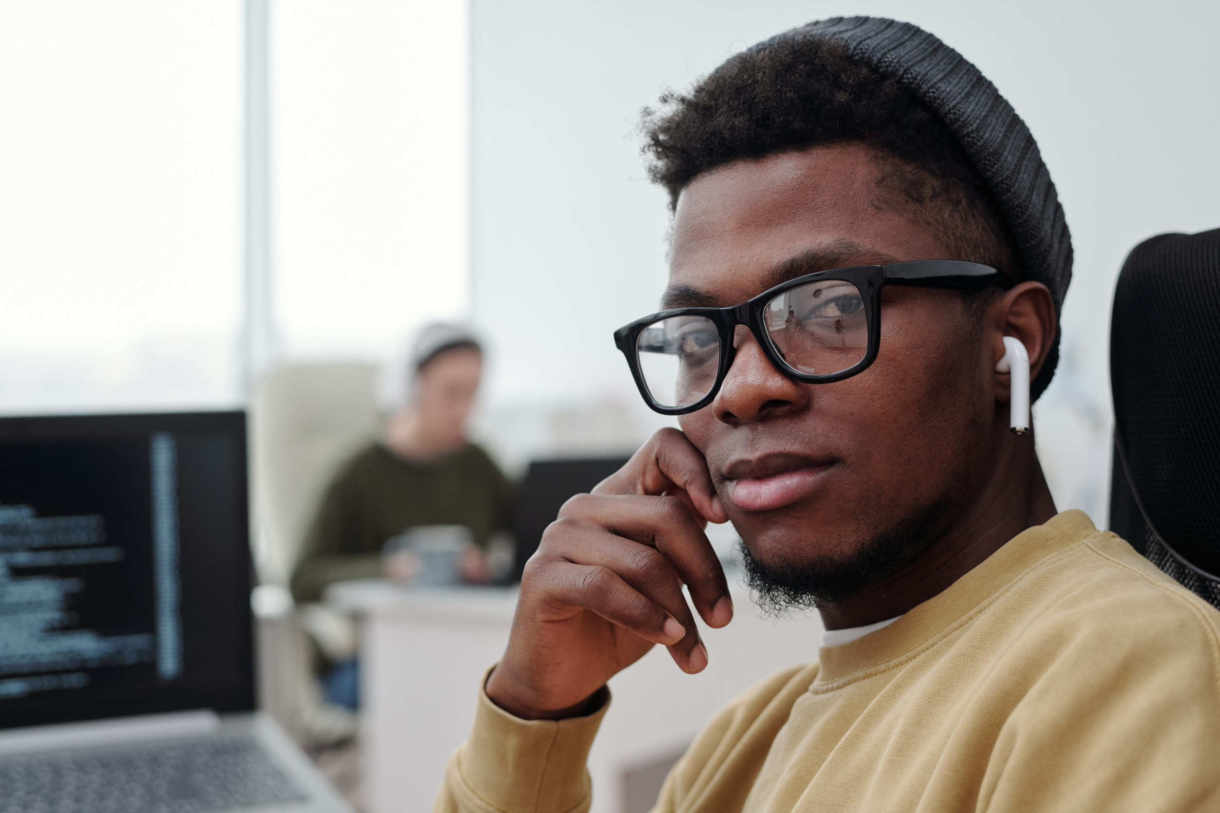 Best Earbuds for Office Use (Meetings, Calls & Focus) – 2026 Guide